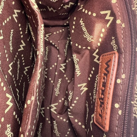 Wrangler Purple Tote with Crossbody Strap - Picture 4 of 5